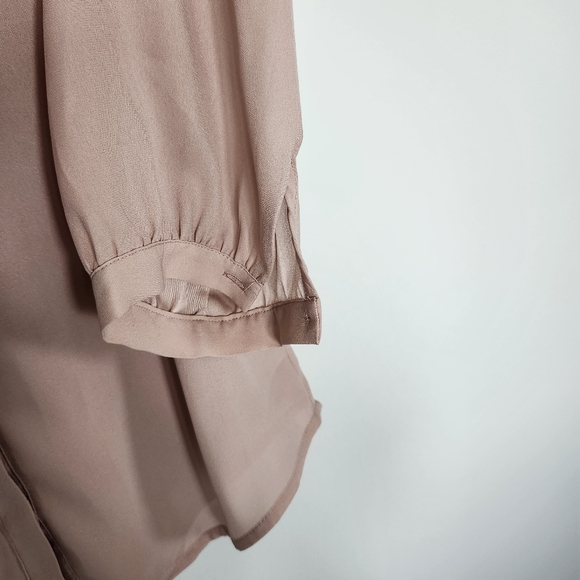 H&M Soft Pink Ruffle Blouse - Picture 3 of 9